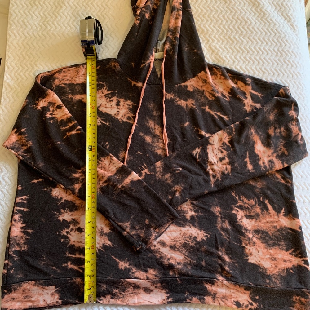 Crop Top hoodie by Ginger G. Size Large. Soft and stretchy - Picture 8 of 9